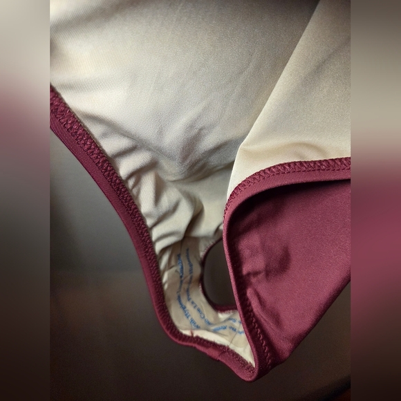 Shade And Shore Swimsuit Size Large 12-14 Belted Burgundy One Piece NWT - Picture 9 of 11